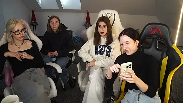 Snapshot of _Lili_054 chatting on 14, 10, 2025  Lili 054 online show from 14, 10, 2025