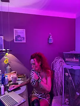 Hotmilfhamburg1 online show from 25, 4, 2026