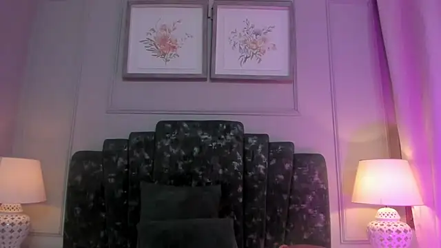 lux bitchx online show from 16, 4, 2026