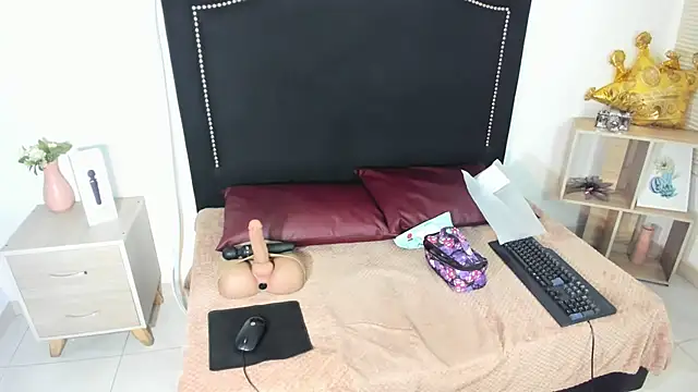 LucianaBlackwell online show from 24, 2, 2026