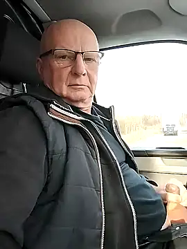 Snapshot of Zeigegeilehure chatting on 24, 11, 2025 Zeigegeilehure online show from 24, 11, 2025