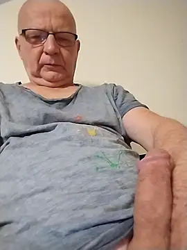 Snapshot of Zeigegeilehure chatting on 16, 12, 2025 Zeigegeilehure online show from 16, 12, 2025