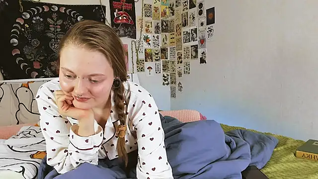 WonderConnie1 online show from 28, 9, 2025