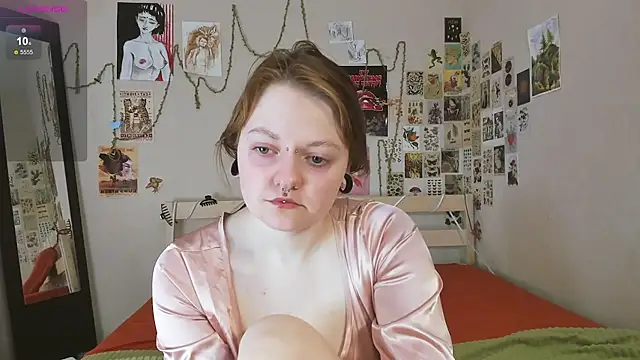 WonderConnie1 online show from 13, 5, 2026