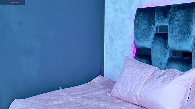 Luna sophya online show from 27, 9, 2025