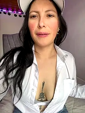 Mia salinass online show from 27, 9, 2025