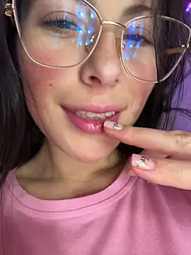 Mia salinass online show from 22, 3, 2026