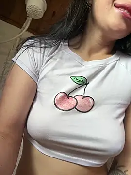 Mia salinass online show from 17, 4, 2026