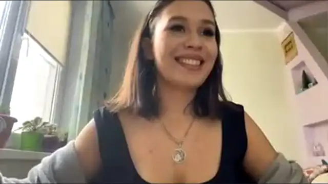 Snapshot of sarahstoke chatting on 12, 9, 2025 sarahstoke online show from 12, 9, 2025