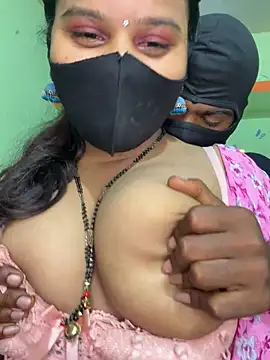 Snapshot of Shneeha_le chatting on 18, 4, 2026 Shneeha le online show from 18, 4, 2026