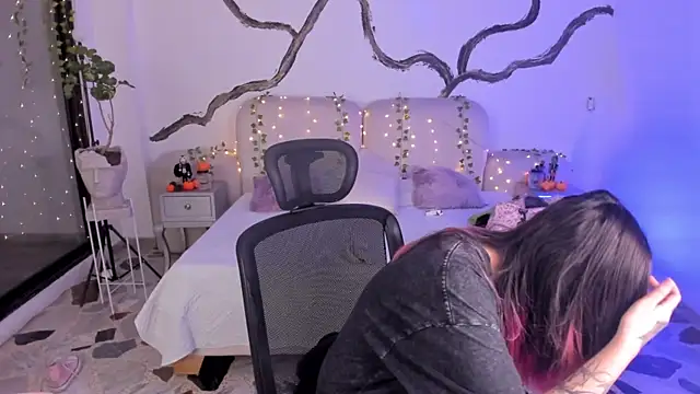 SarahCastro1  online show from 29, 10, 2025