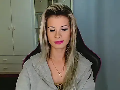 KristineGlow online show from 18, 12, 2025