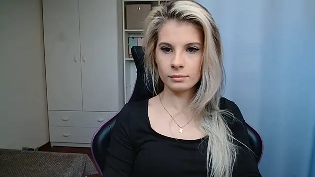 KristineGlow online show from 20, 5, 2026