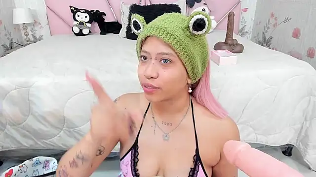 SafiroAgataaa online show from 1, 3, 2026