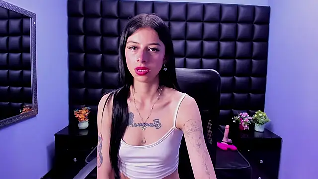 Snapshot of Dulce_Miaa_ chatting on 27, 10, 2025 Dulce Miaa online show from 27, 10, 2025