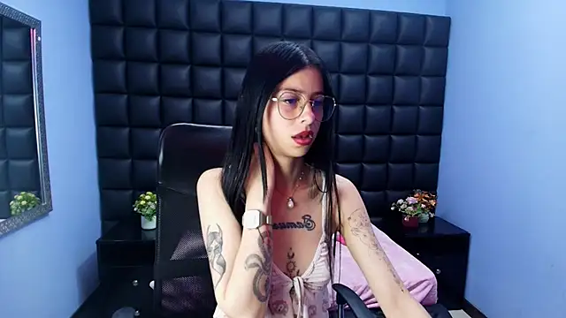 Snapshot of Dulce_Miaa_ chatting on 29, 11, 2025 Dulce Miaa online show from 29, 11, 2025