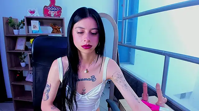 Snapshot of Dulce_Miaa_ chatting on 4, 12, 2025 Dulce Miaa online show from 4, 12, 2025