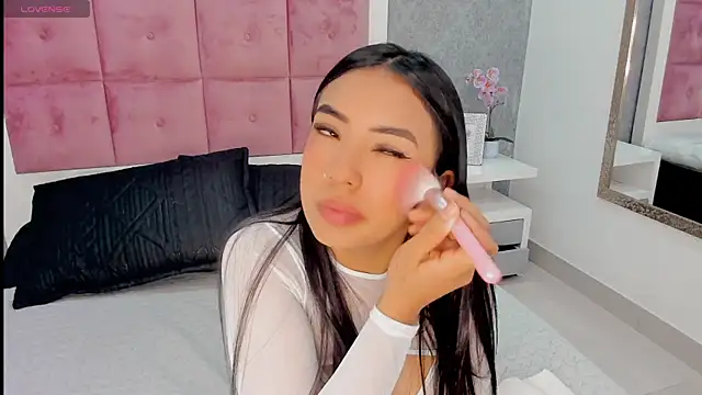 Snapshot of missconnor chatting on 24, 9, 2025 missconnor online show from 24, 9, 2025