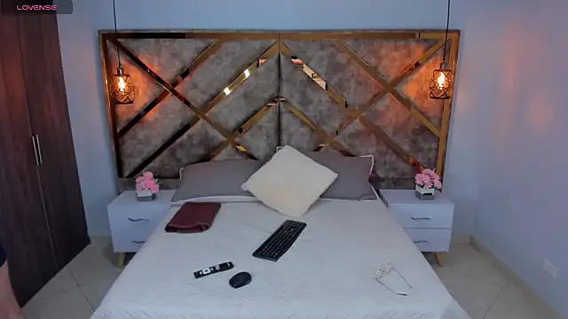 Lucia jane online show from 18, 4, 2026