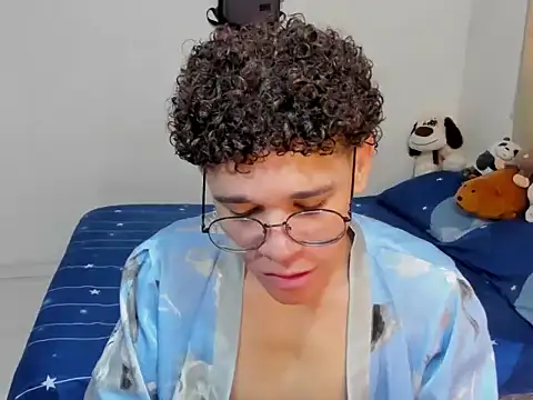 Snapshot of Tom_Blues chatting on 21, 10, 2025 Tom Blues online show from 21, 10, 2025