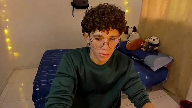 Snapshot of Tom_Blues chatting on 26, 11, 2025 Tom Blues online show from 26, 11, 2025