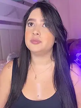 Snapshot of Emiily_Moore1 chatting on 13, 11, 2025 Emiily Moore1 online show from 13, 11, 2025