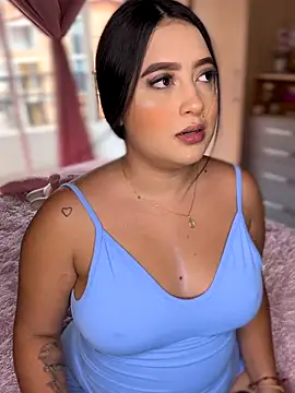 Snapshot of Emiily_Moore1 chatting on 23, 11, 2025 Emiily Moore1 online show from 23, 11, 2025