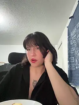 Snapshot of aliciia_23 chatting on 2, 10, 2025 aliciia 23 online show from 2, 10, 2025