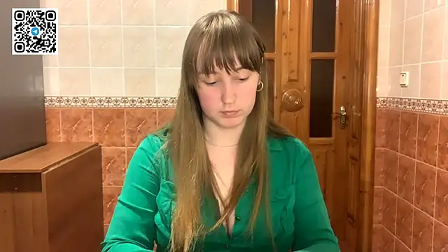 MaroonMoon  online show from 6, 10, 2025