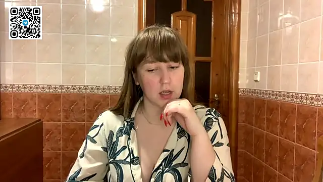 MaroonMoon  online show from 3, 12, 2025