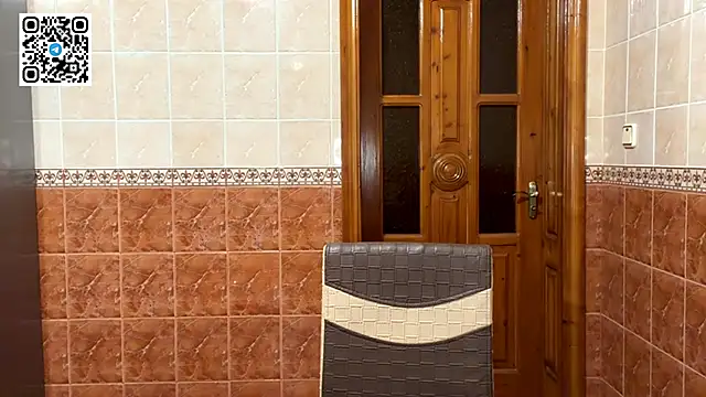 MaroonMoon  online show from 25, 2, 2026