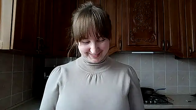 MaroonMoon  online show from 9, 4, 2026