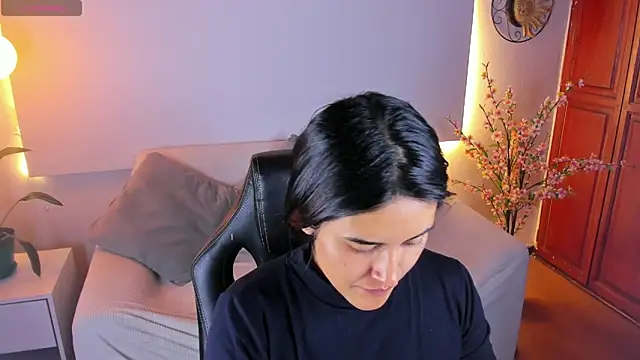 MeridaFox  online show from 4, 12, 2025