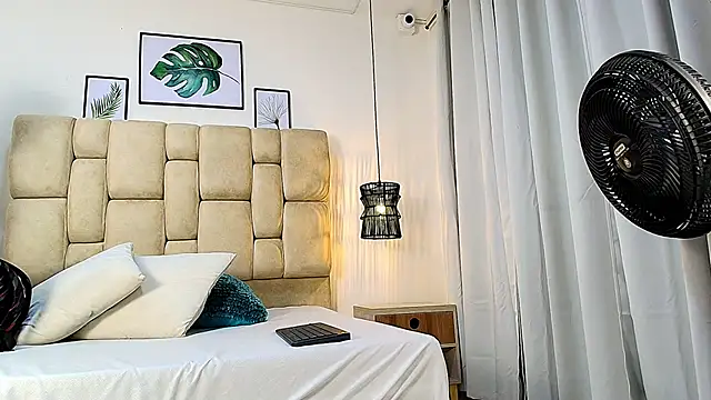 elizawiliamst online show from 2, 10, 2025