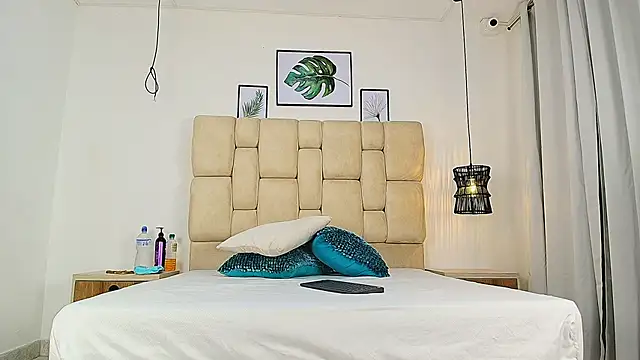 elizawiliamst online show from 10, 10, 2025