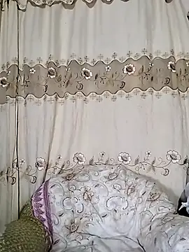 Vyxen   online show from 18, 12, 2025