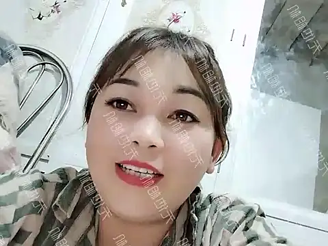 Snapshot of Lyly_nuce chatting on 30, 10, 2025 Lyly nuce online show from 30, 10, 2025