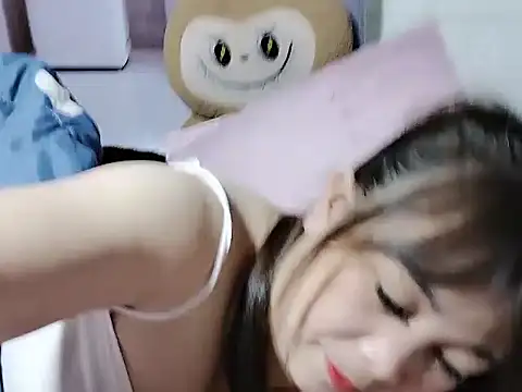 Snapshot of Lyly_nuce chatting on 13, 11, 2025 Lyly nuce online show from 13, 11, 2025