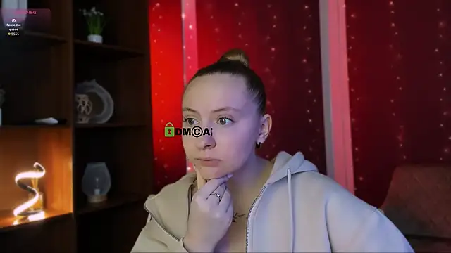 mila glow1 online show from 26, 11, 2025