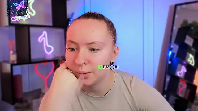 mila glow1 online show from 6, 3, 2026