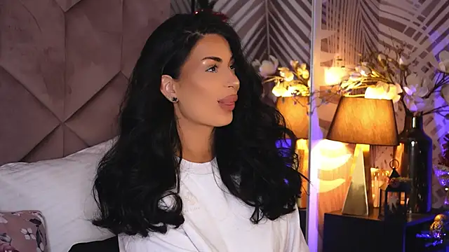 Snapshot of EvaRhea chatting on 16, 12, 2025 EvaRhea online show from 16, 12, 2025