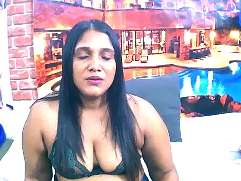 Snapshot of IndianSexyLady4u chatting on 30, 10, 2025 IndianSexyLady4u online show from 30, 10, 2025