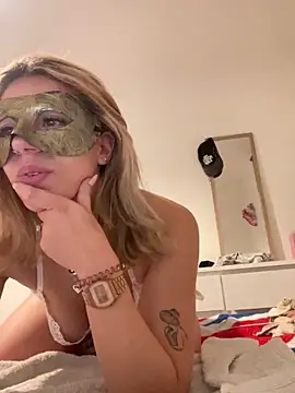 Snapshot of DouceAngela69 chatting on 20, 11, 2025 DouceAngela69 online show from 20, 11, 2025