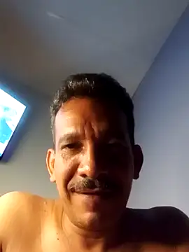 Snapshot of Srsexy18cm chatting on 25, 11, 2025 Srsexy18cm online show from 25, 11, 2025