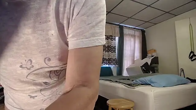 Snapshot of ANALTRAINING4U2 chatting on 23, 2, 2025 ANALTRAINING4U2 online show from 23, 2, 2025