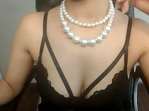 Snapshot of akankshapuri chatting on 18, 9, 2025 akankshapuri online show from 18, 9, 2025