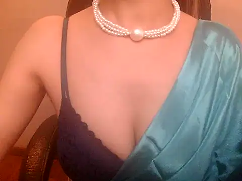 Snapshot of akankshapuri chatting on 8, 11, 2025 akankshapuri online show from 8, 11, 2025