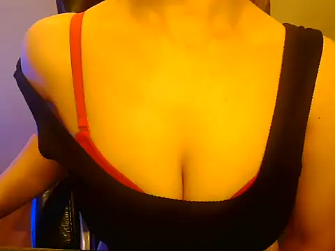 Snapshot of akankshapuri chatting on 14, 12, 2025 akankshapuri online show from 14, 12, 2025