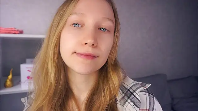 EarnestineGyllenband online show from 18, 11, 2025