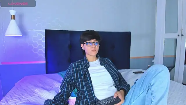 Snapshot of Tsuki_Maru chatting on 22, 9, 2025 Tsuki Maru online show from 22, 9, 2025